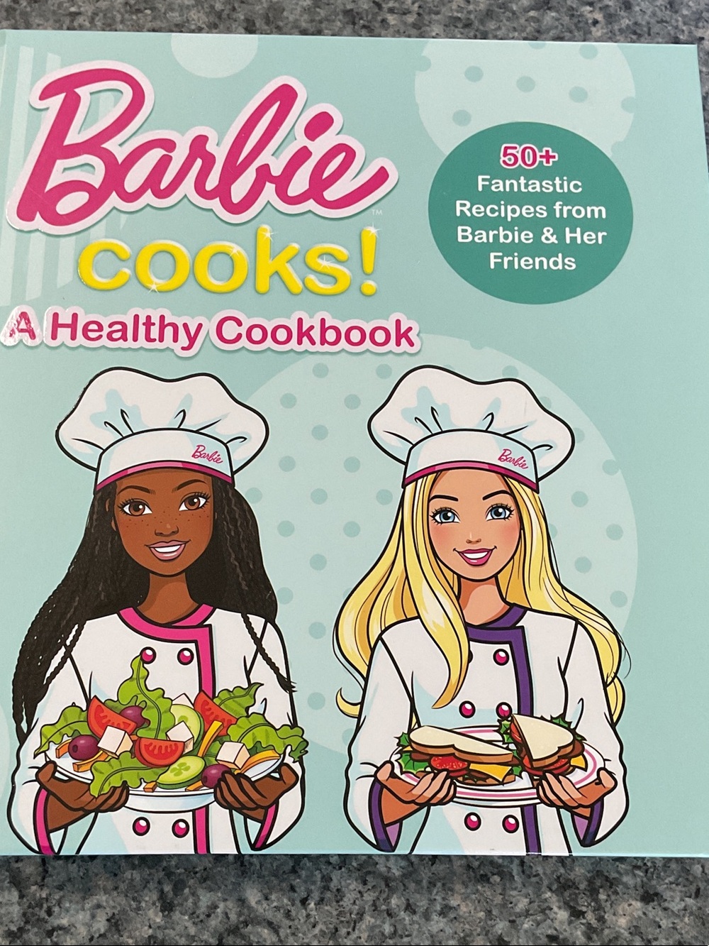 🥣 Barbie Cooks!  Cookbook.  New!